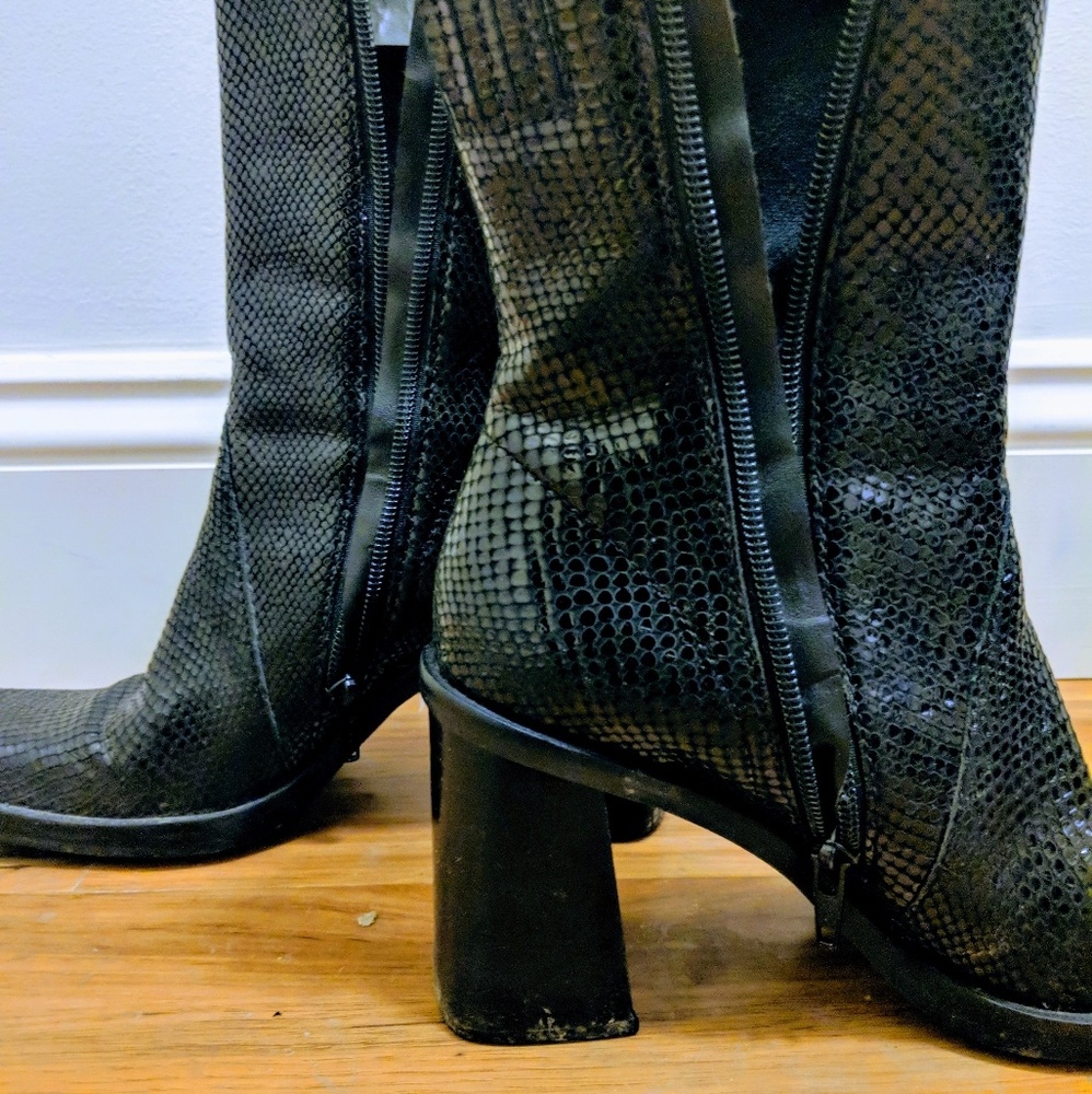 ❌❌ SOLD ❌❌ GH BASS SNAKESKIN PLATFORM 90S BOOTS